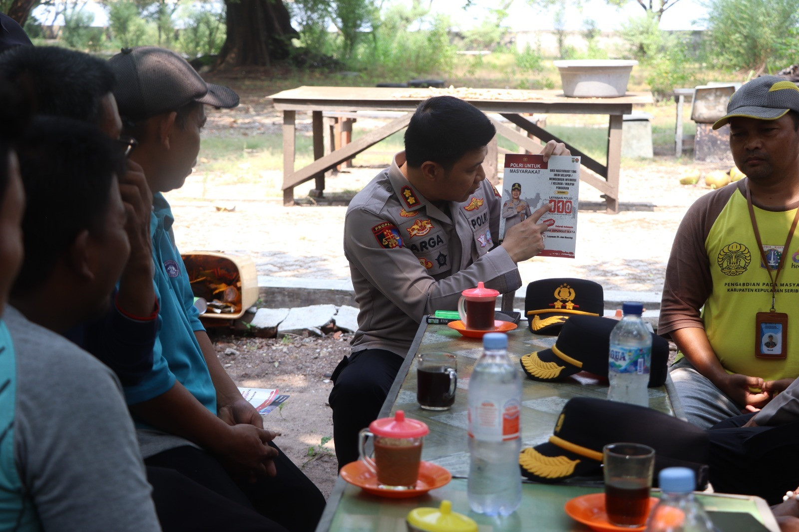 Jaga Jakarta On The Spot Kapolres Kepulauan Seribu Serap Aspirasi Warga Pulau Pari, Ajak Bersama Wujudkan Kamtibmas Lewat Jumat Curhat dan Sosialisasikan Layanan Polisi 110