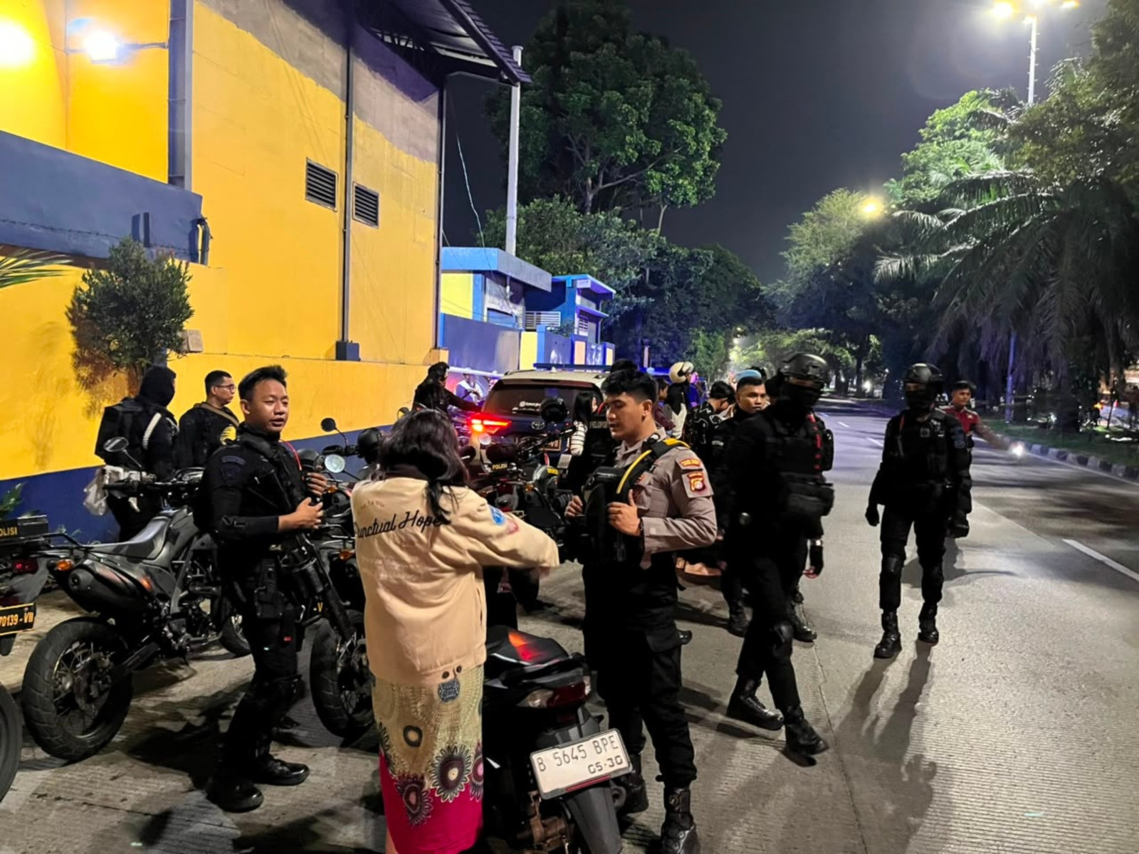 Brimob Metro Jaya Bergerak Cepat Gagalkan Tawuran di Jakbar, 4 Pelaku Ditangkap