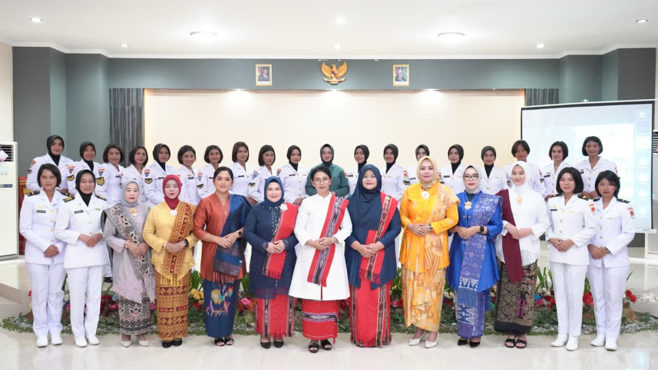 Dankodaeral IX Didampingi Ketua Kodaeral IX Gabungan Jalasenastri Koarmada RI Hadiri Tasyakuran Hari Jadi Korps Wanita TNI AL Ke-63