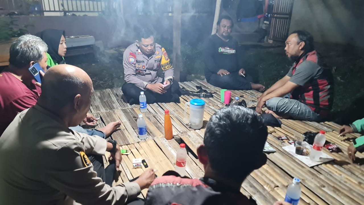Kapolsek Pondok Gede Gelar Silaturahmi Kamtibmas Bersama Komunitas Ojol di Jatiwaringin
