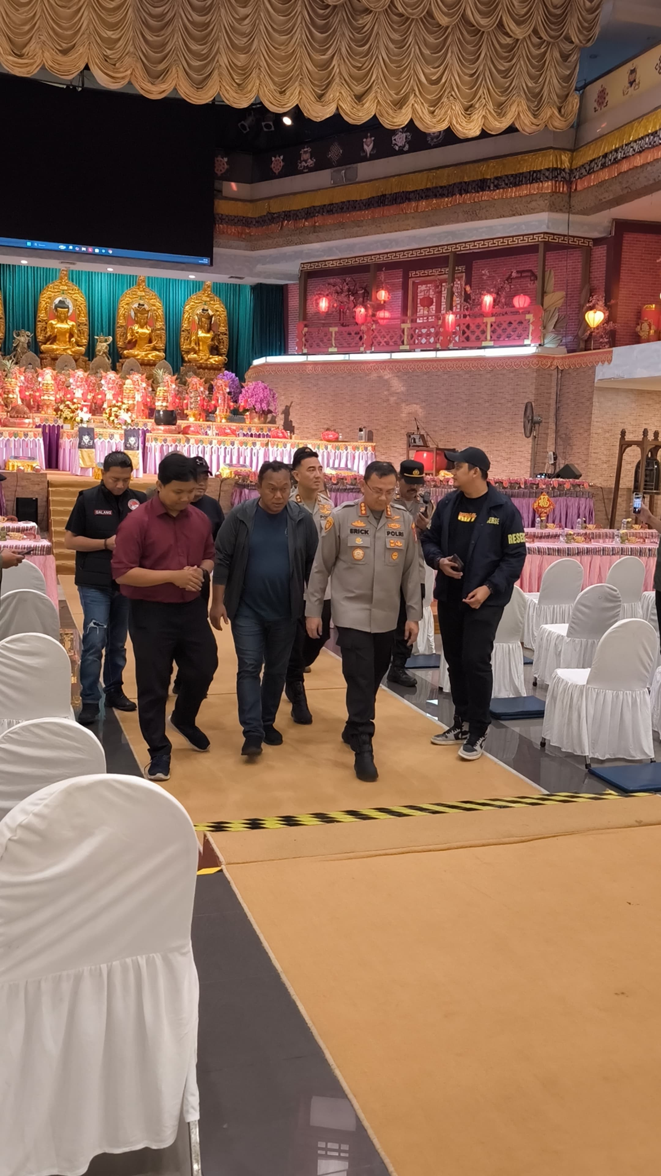 Kapolres Metro Jakarta Utara Pantau Pengamanan Ibadah Malam Imlek di Ancol