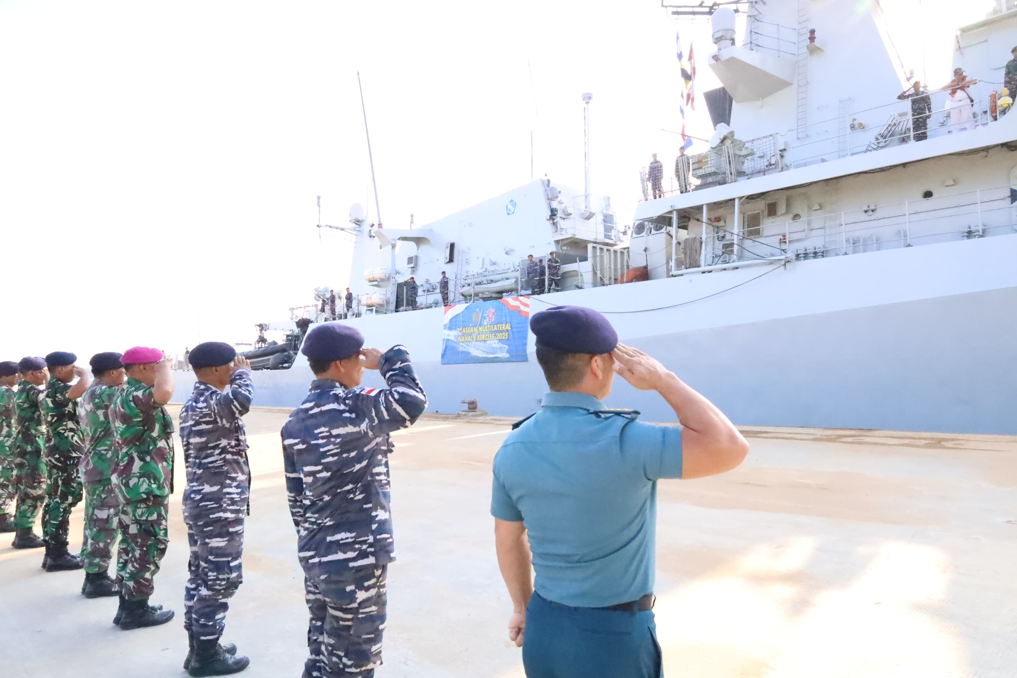 Laksanakan Diplomasi Pertahanan, KRI Bung Tomo-357 Satgas Amnex 2025 Tolak Menuju Penang Malaysia