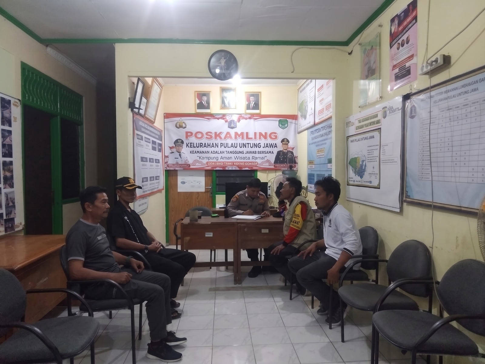 Patroli Malam Jakarta On The Spot di Pulau Pari, Polisi Ajak Warga Aktif Jaga Kamtibmas dan Manfaatkan Layanan 110