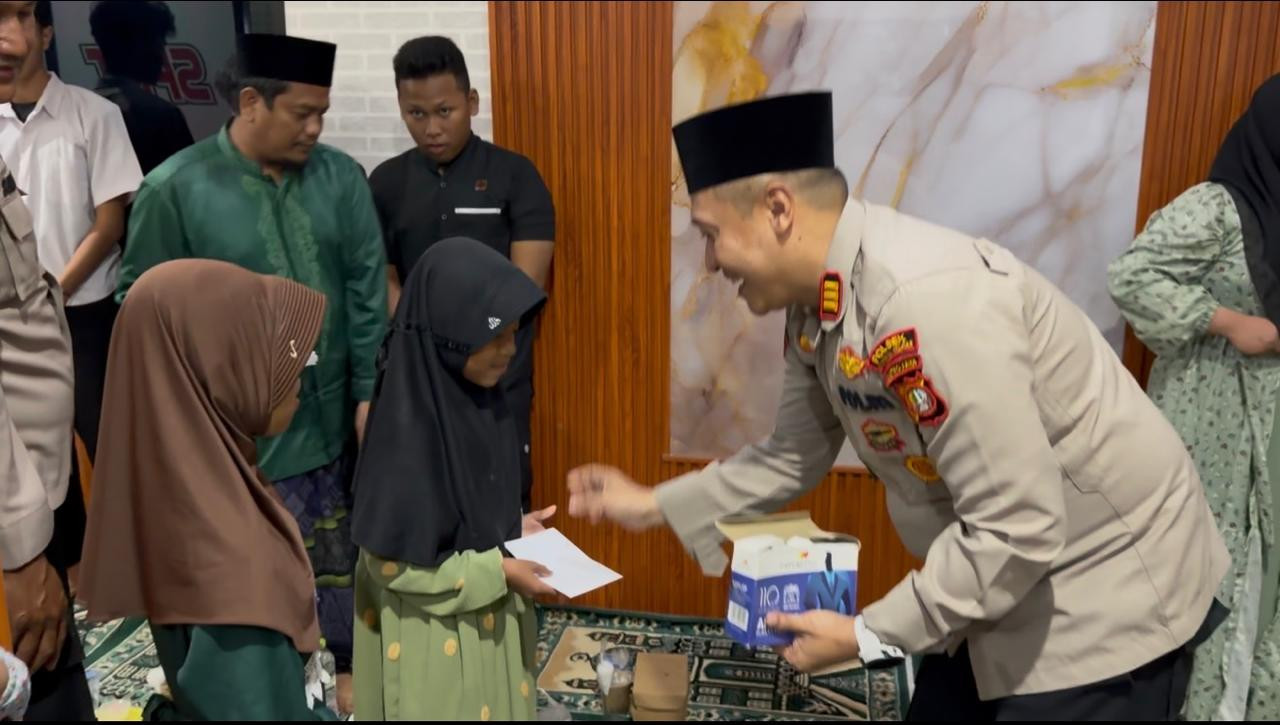 Polsek Kepulauan Seribu Selatan Gelar Santunan Anak Yatim dan Buka Puasa Bersama di Pulau Tidung