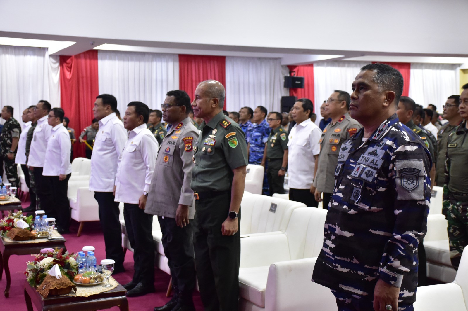 Sinergi Tanpa Batas, Menkopolkam Tegaskan Soliditas TNI–Polri Untuk Papua Damai
