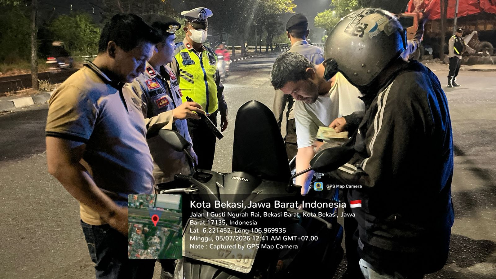 Jaga Jakarta On The Spot, Kapolsek Bekasi Barat Pimpin KRYD dan Razia Stasioner Cegah Tawuran