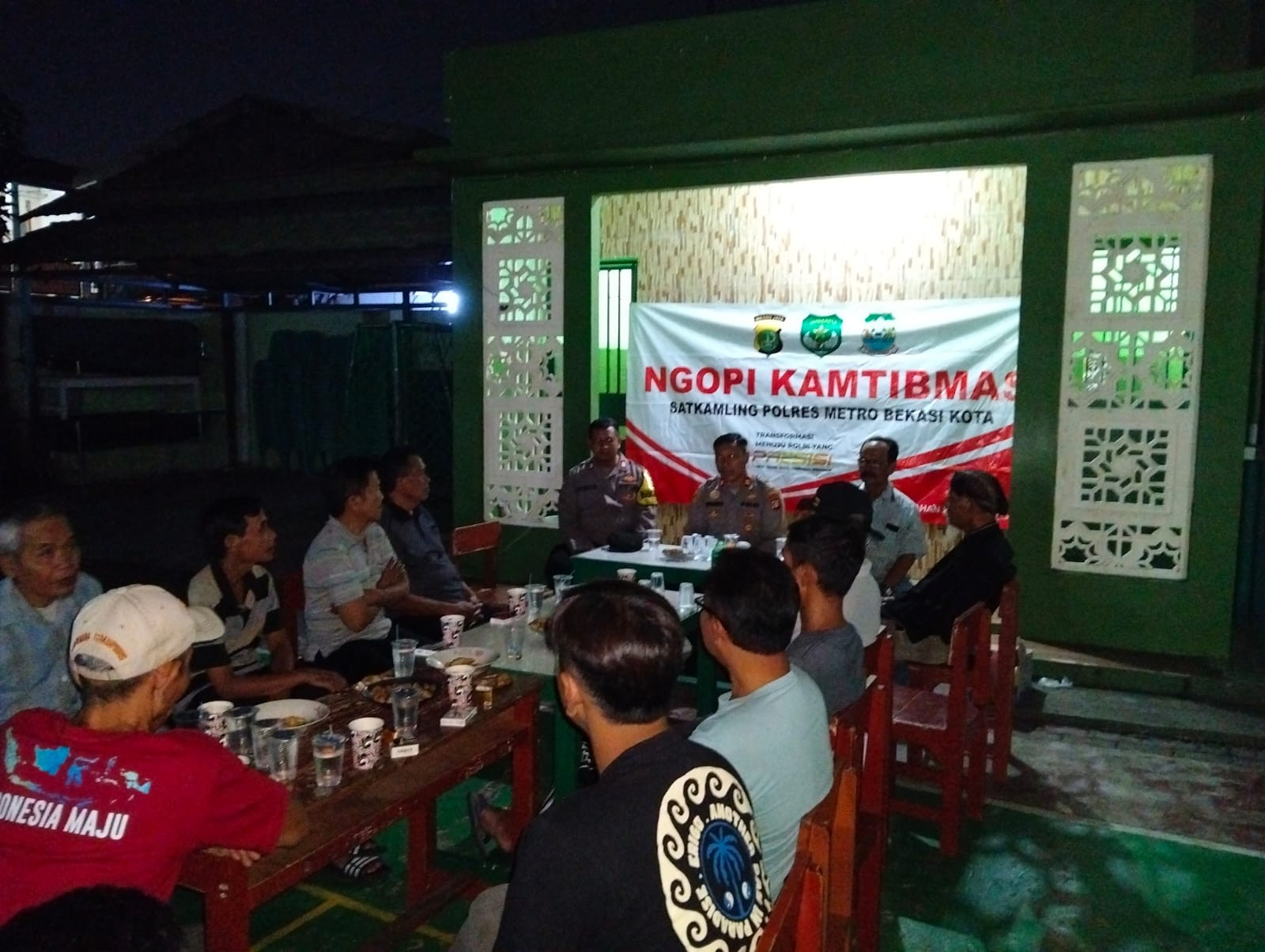 Ngopi Kamtibmas di Kayuringin Jaya, Hangatnya Kebersamaan Warga dan Polisi Jaga Lingkungan