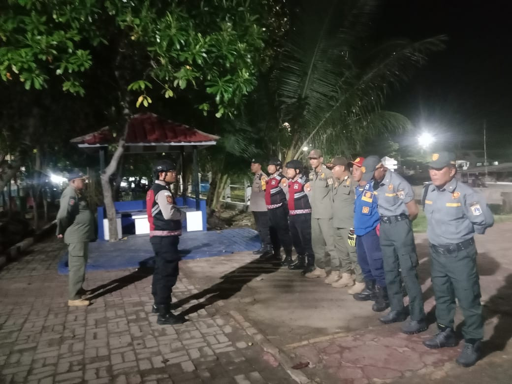 Tiga Pilar Sinergi Jaga Keamanan Malam, Polsek Kepulauan Seribu Utara Gelar Kegiatan Pos Kamling Serentak