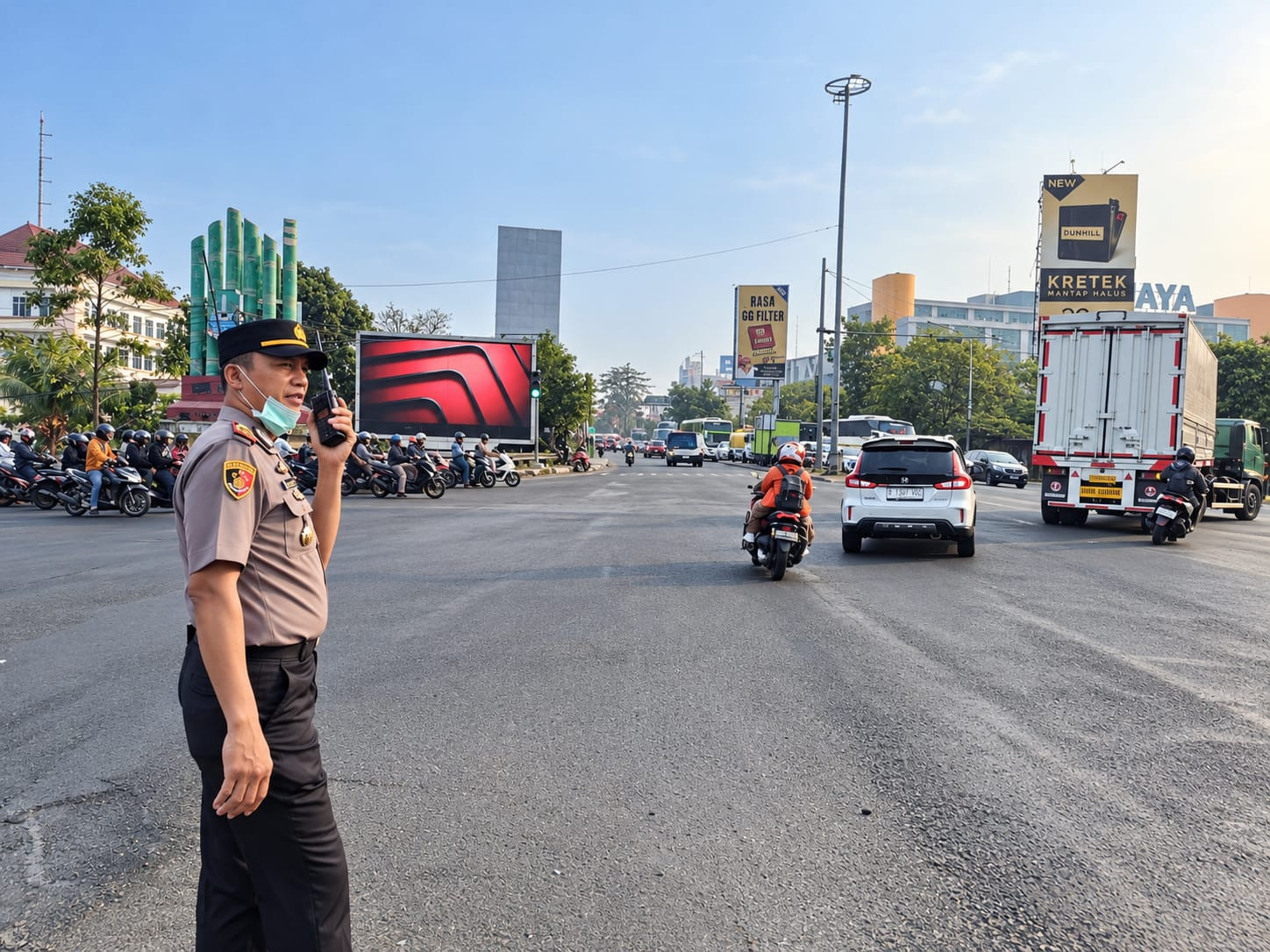 Polisi Hadir Ditengah Masyarakat, Gatur Lalin Pagi Wujudkan Pelayanan Humanis