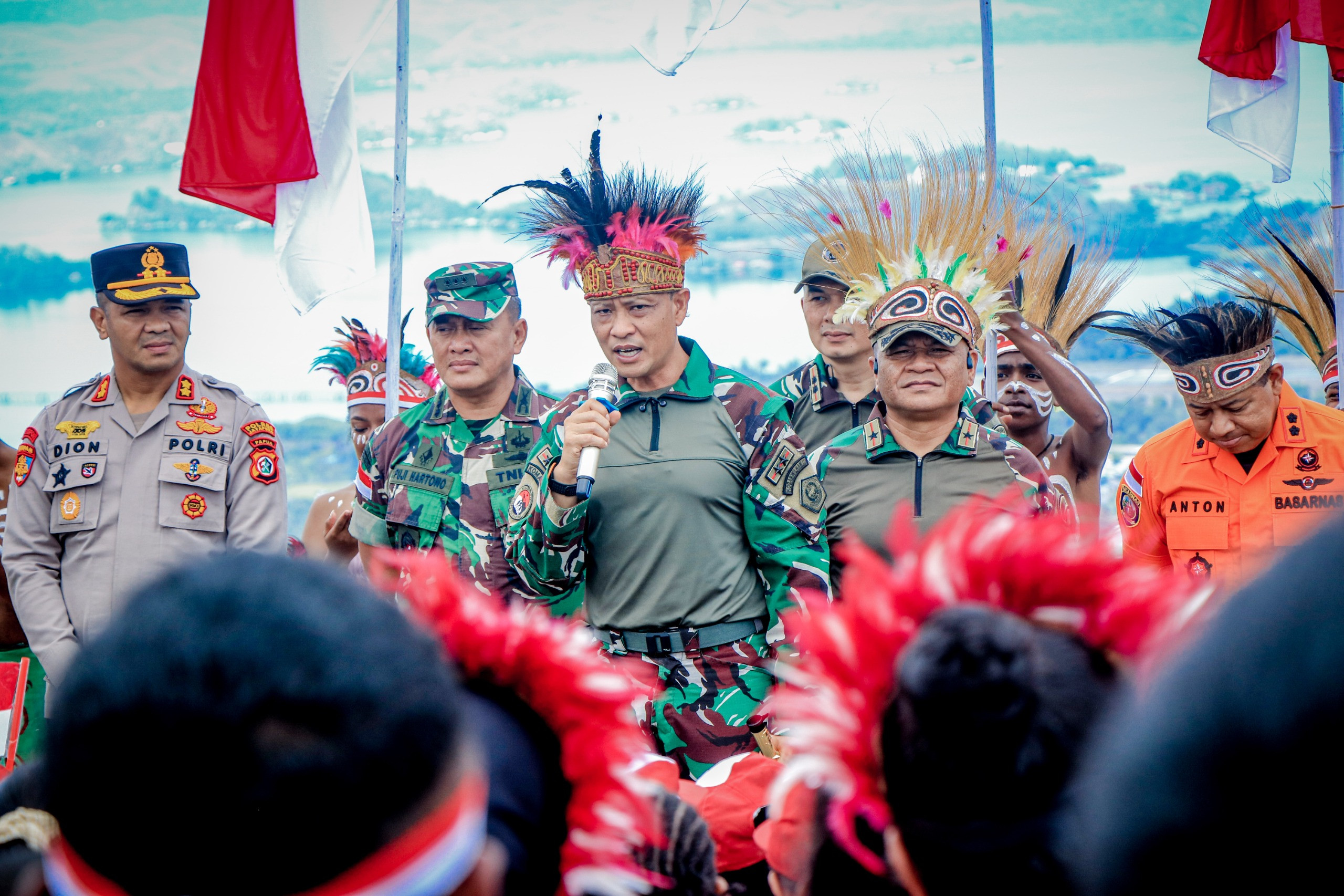 Sang Merah Putih Terbesar di Indonesia Berkibar di Puncak Gunung Cycloop, Koops TNI Habema : Gegap Gempita Damai Persatuan dari Tanah Cenderawasih