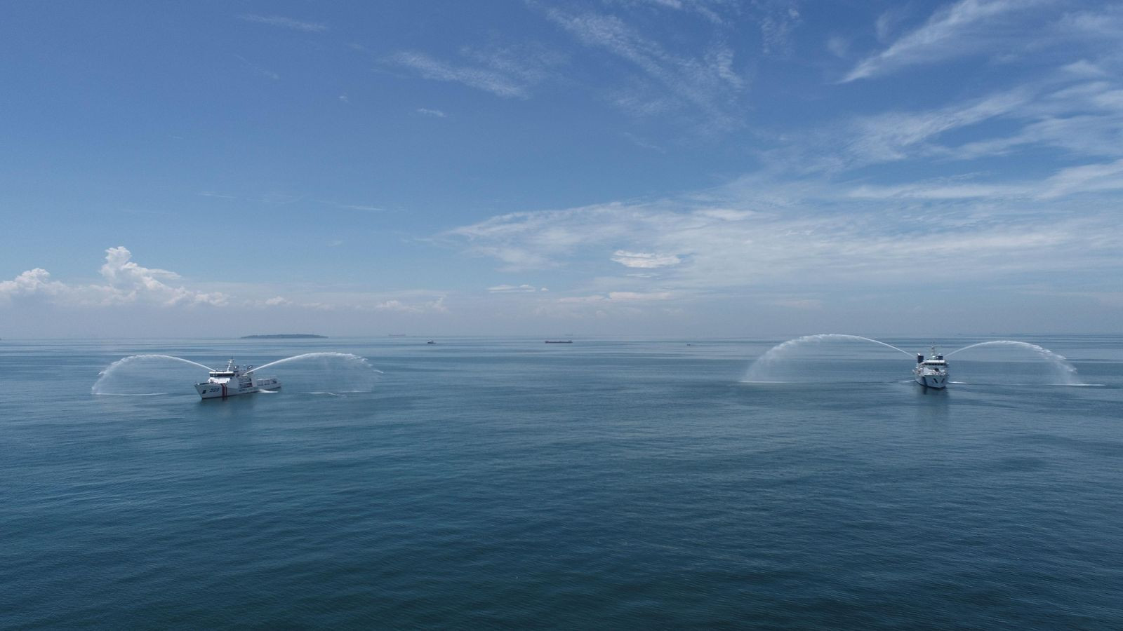 Bakamla RI dan Indian Coast Guard Gelar Passing Exercise di Laut Jawa