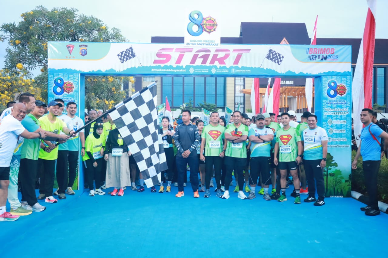 Pererat Silaturahmi Untuk Memperkokoh Sinergitas, Pangkalan TNI Angkatan Laut Dumai Turut Meriahkan Brimob RUN 2025