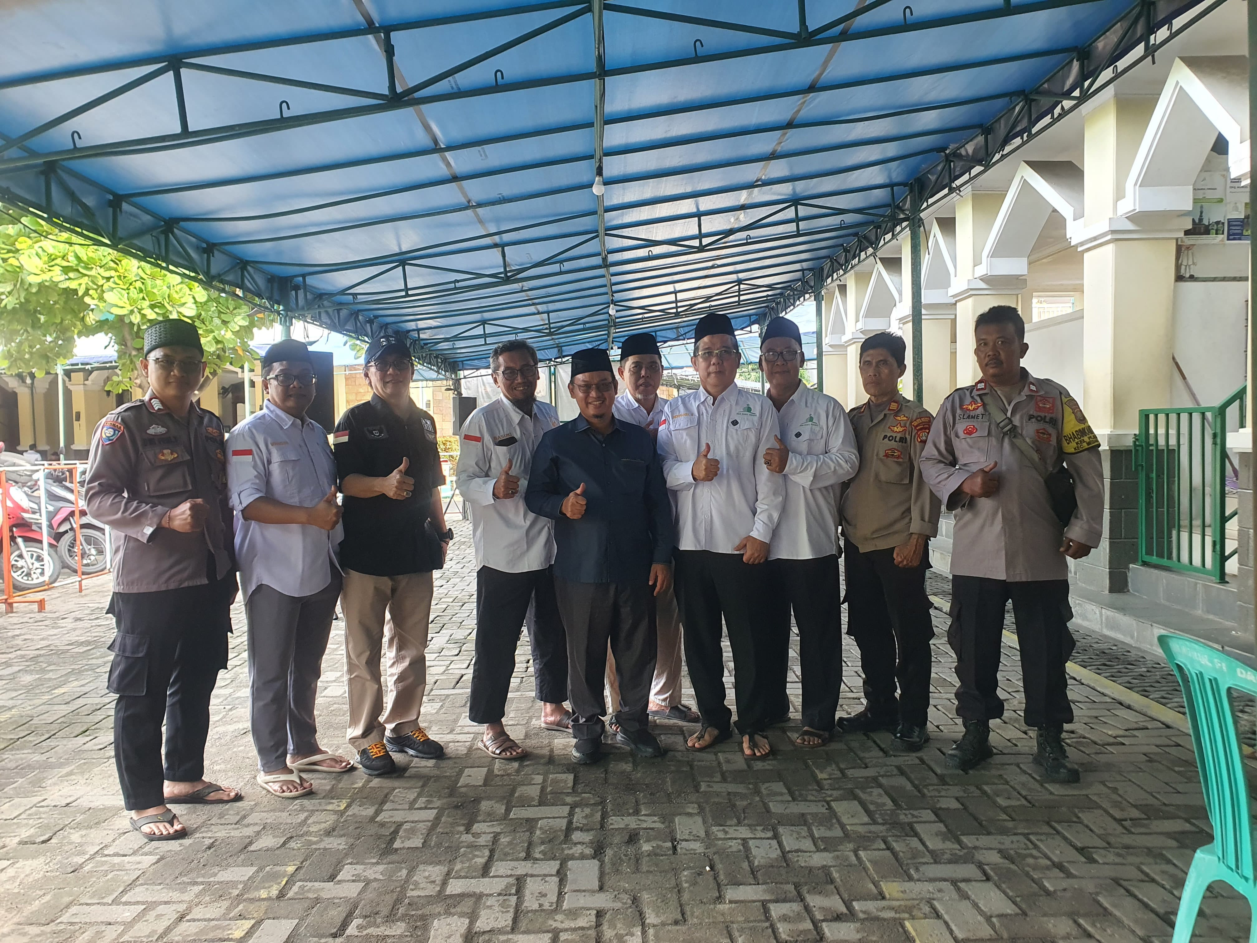 Polsek Medan Satria Laksanakan Pengamanan Khitanan Massal di Masjid Jami Nurul Firdaus