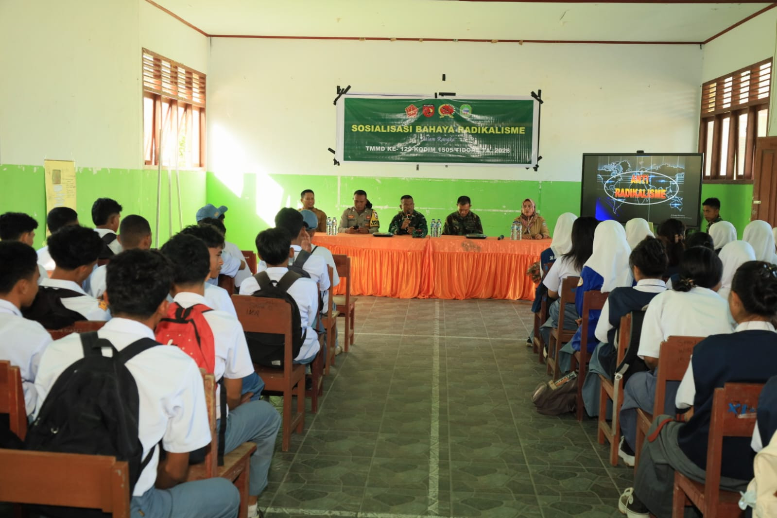 Bentengi Generasi Muda dari Paham Radikal, Satgas TMMD Ke-129 Kodim 1505/Tidore Gelar Sosialisasi di SMA Negeri 6 Haltim