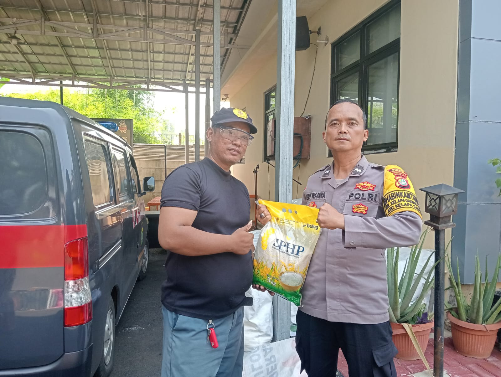 Polri Gelar Gerakan Pangan Murah Bersama Bulog, Warga Antusias Beli Beras SPHP