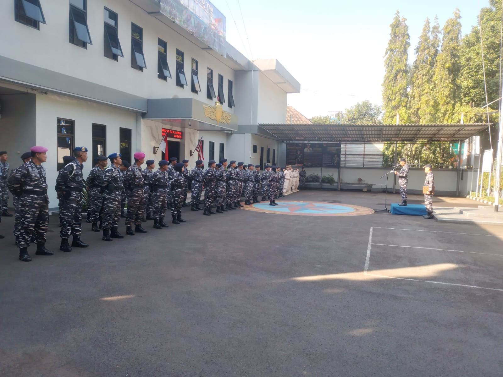 Komandan Lanal Bandung Pimpin Apel Khusus Dalam Rangka Memperingati Hari Kesehatan TNI AL 2025