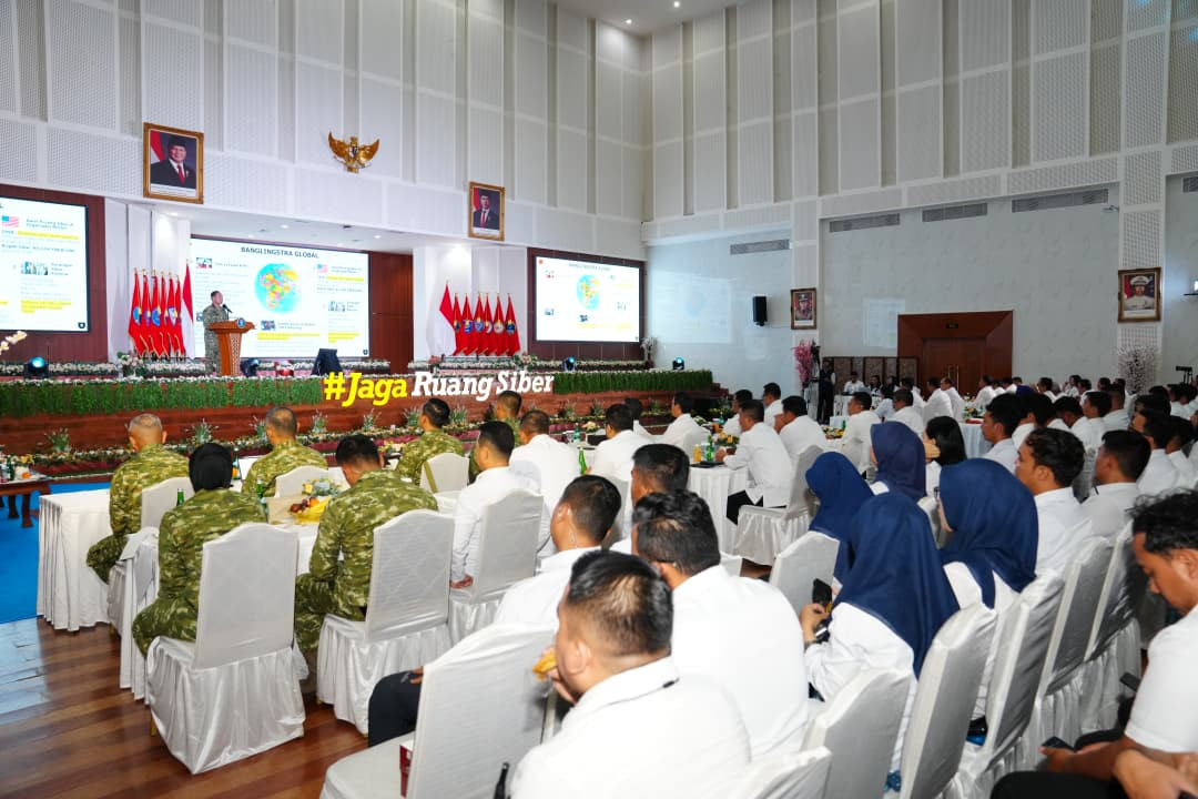 Panglima TNI Terima Penghargaan Adhibhakti Sanapati dan Berikan Ceramah Umum di BSSN