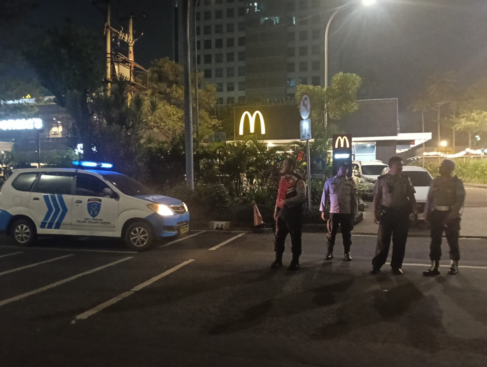 Respons Cepat Layanan Polisi 110, Polsek Kelapa Gading Bubarkan Dugaan Balap Liar di Artha Gading
