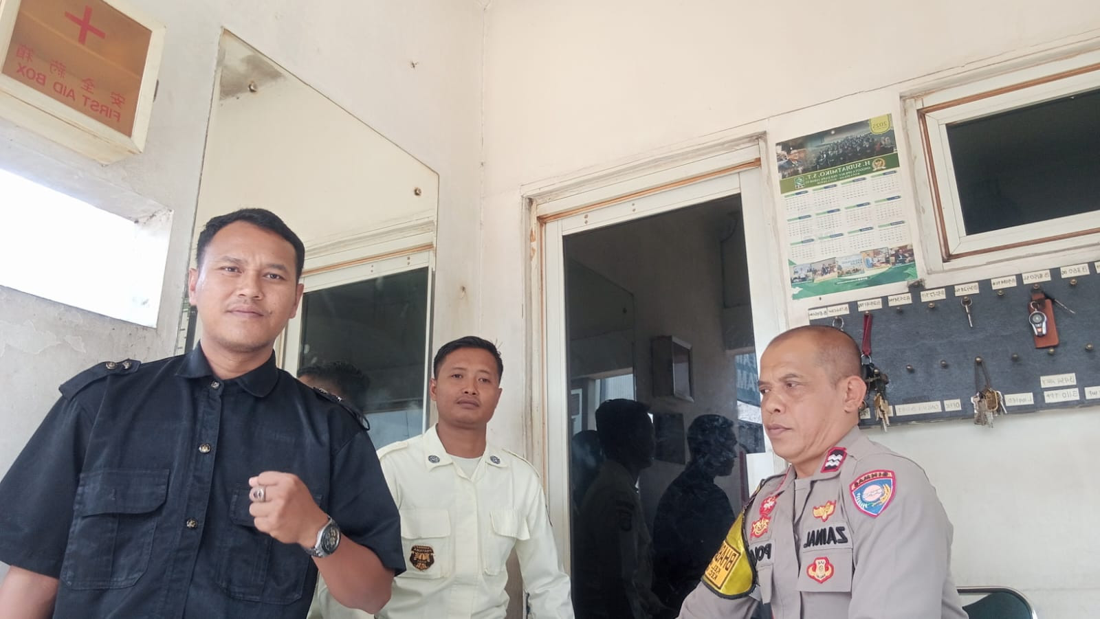 Bhabinkamtibmas Bantargebang Berikan Pembinaan kepada Security PT Consina