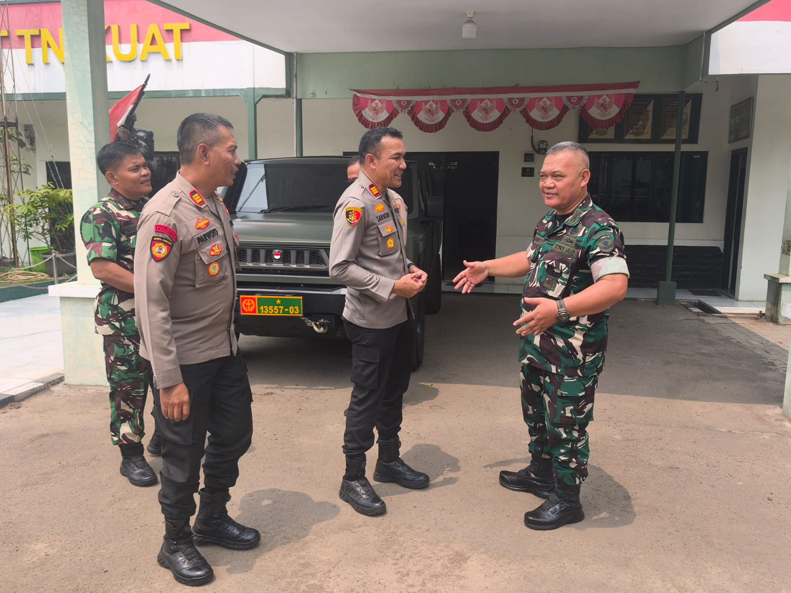 Kapolsek Bekasi Barat Silaturahmi ke Koramil 01 Kranji, Perkuat Sinergitas TNI-Polri