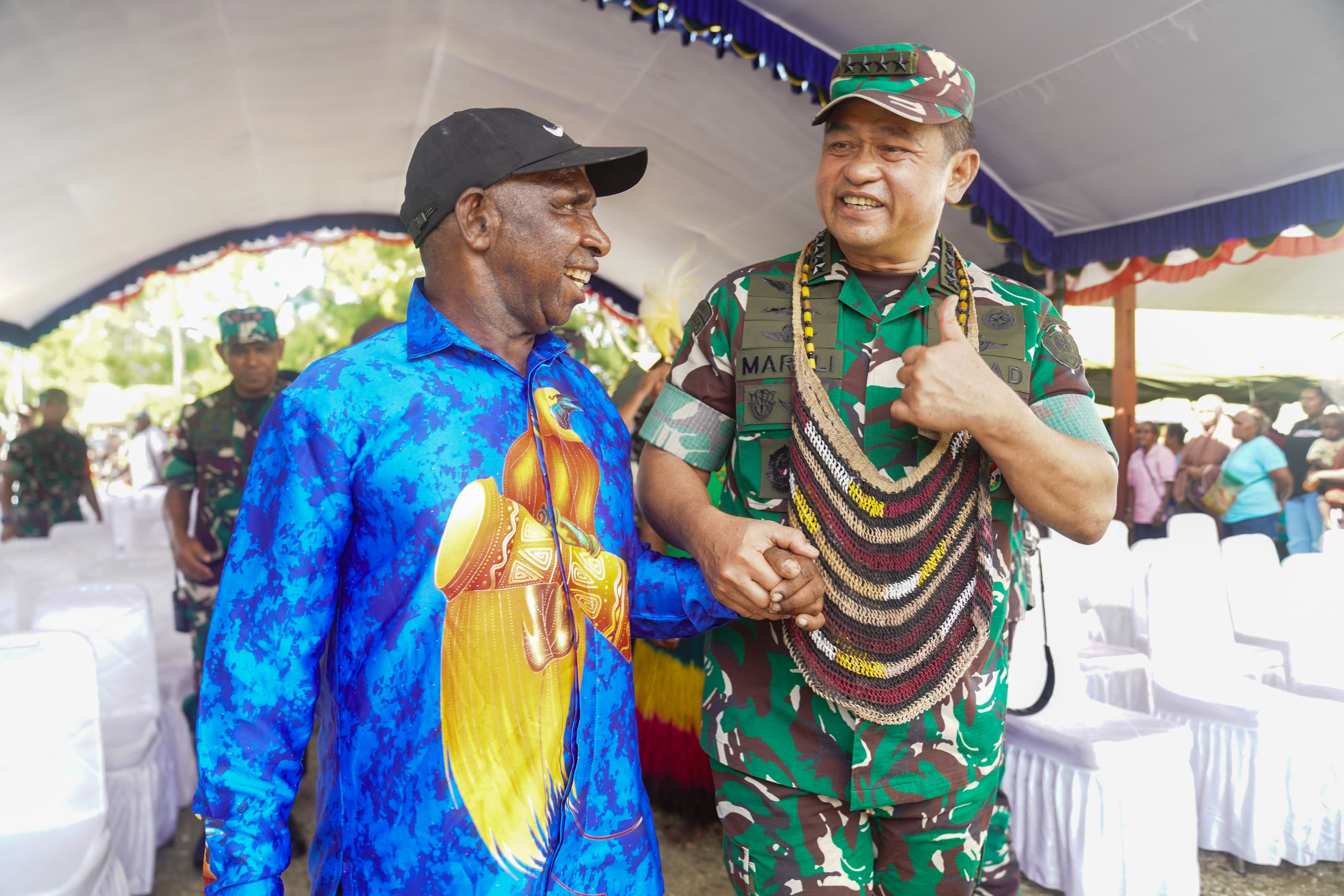 Mengalirkan Harapan, Kasad Resmikan 37 Sumber Air Bersih dan Hasil Renovasi RTLH di Papua Tengah