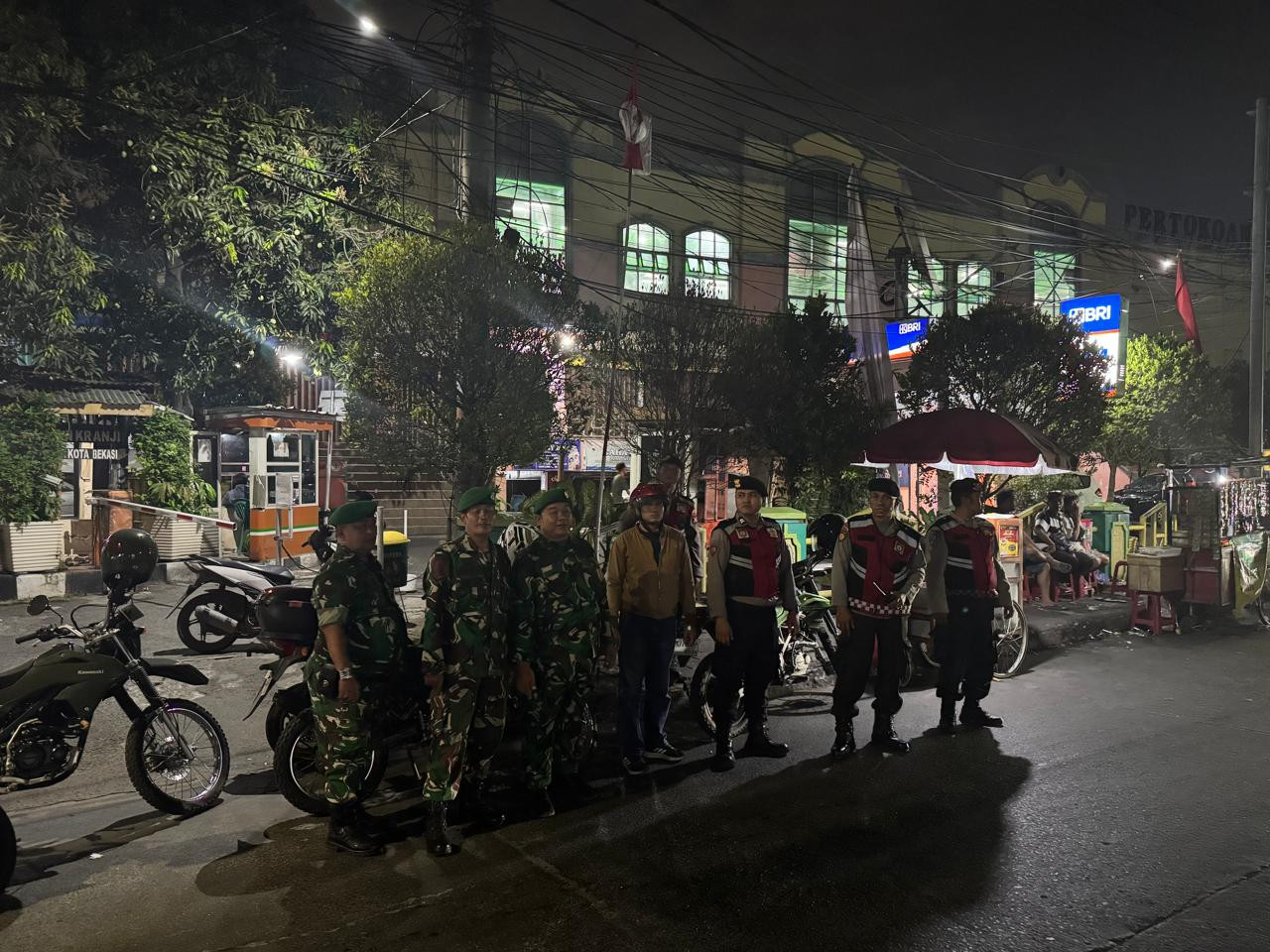 Cegah Tawuran dan Kejahatan Jalanan, TNI-Polri Patroli di Sejumlah Titik Rawan Bekasi Barat