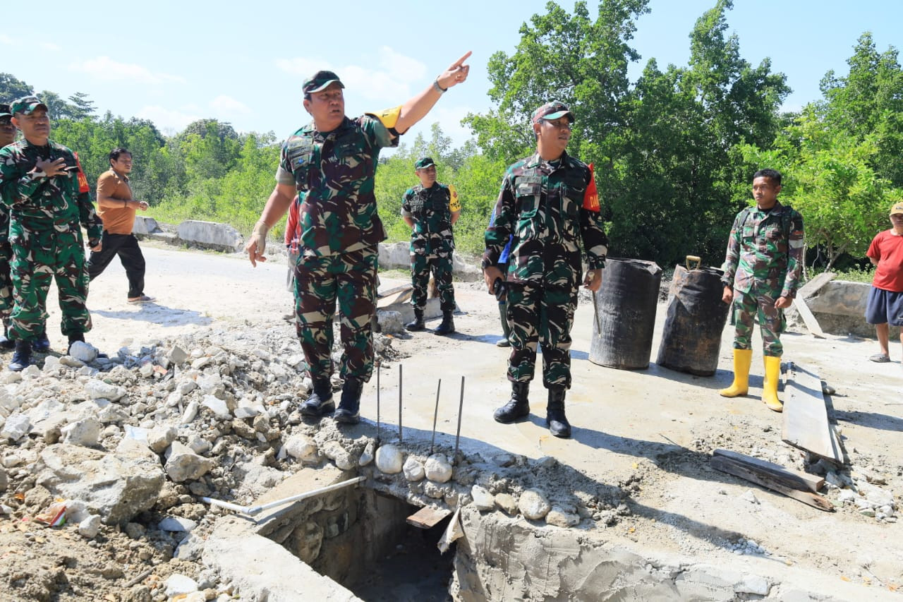 Pastikan Kualitas dan Bermanfaat, Tim Wasev TMMD Ke-129 Tinjau Sasaran Fisik di Wasile Tengah