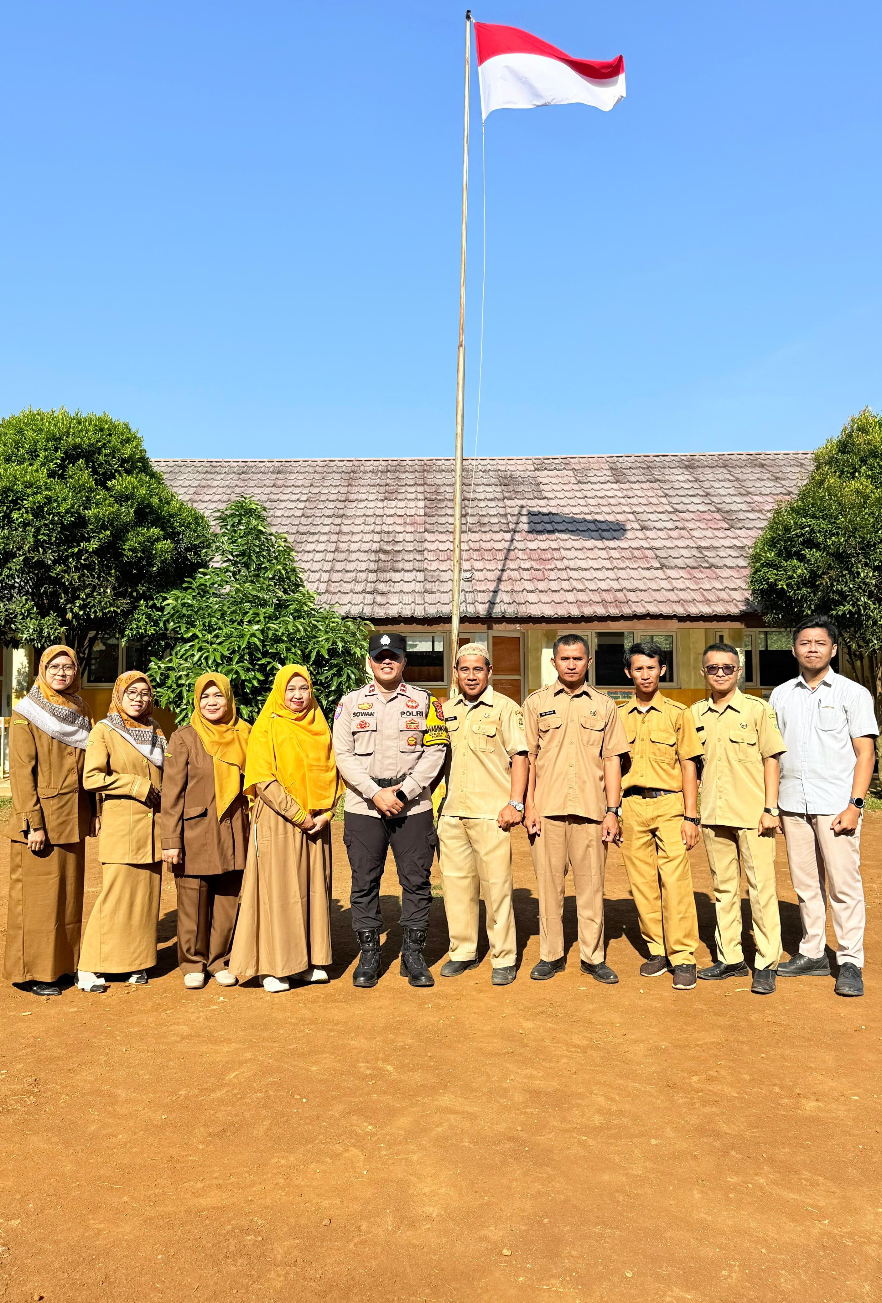 Cegah Bullying Bhabinkamtibmas Ciawi Berikan Himbauan di Sekolah Dasar