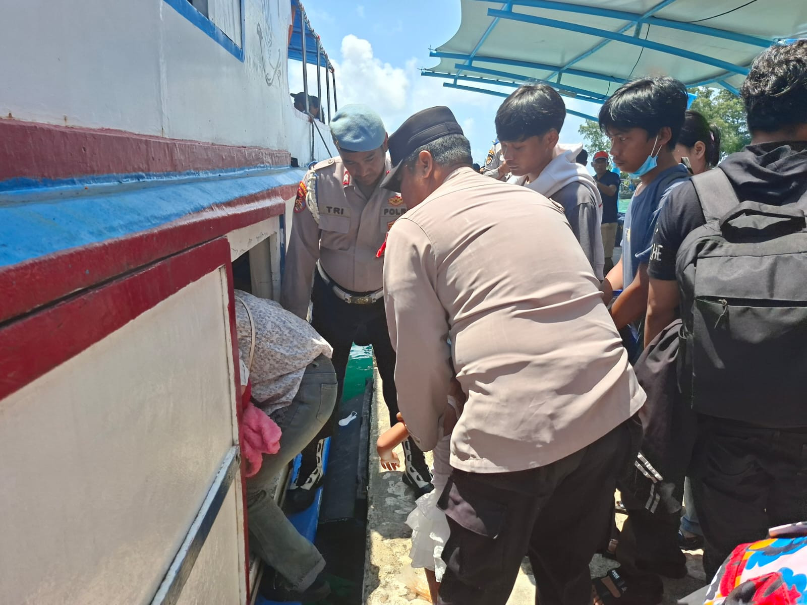 Polres Kepulauan Seribu dan Polsek Jajaran Gelar Pengamanan Dermaga, Pastikan Aktivitas Wisatawan dan Warga Berjalan Aman