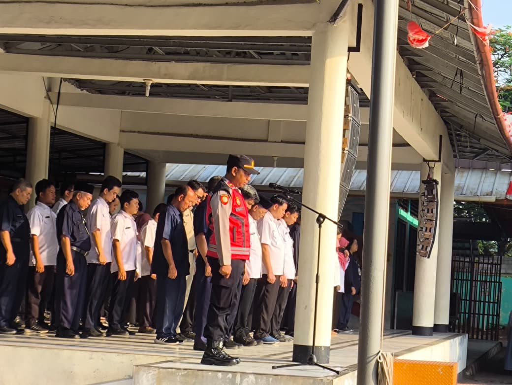 Kegiatan Program "Police Go to School dan Cooling System" Polsek Metro Penjaringan di SMK Negeri 56 Jakarta