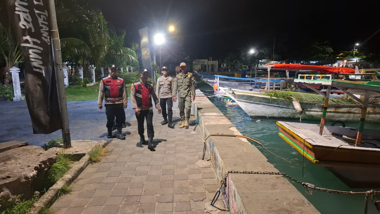 Patroli Gabungan TNI-Polri di Kepulauan Seribu Utara, Perkuat Siskamling dan Sosialisasi Layanan 110