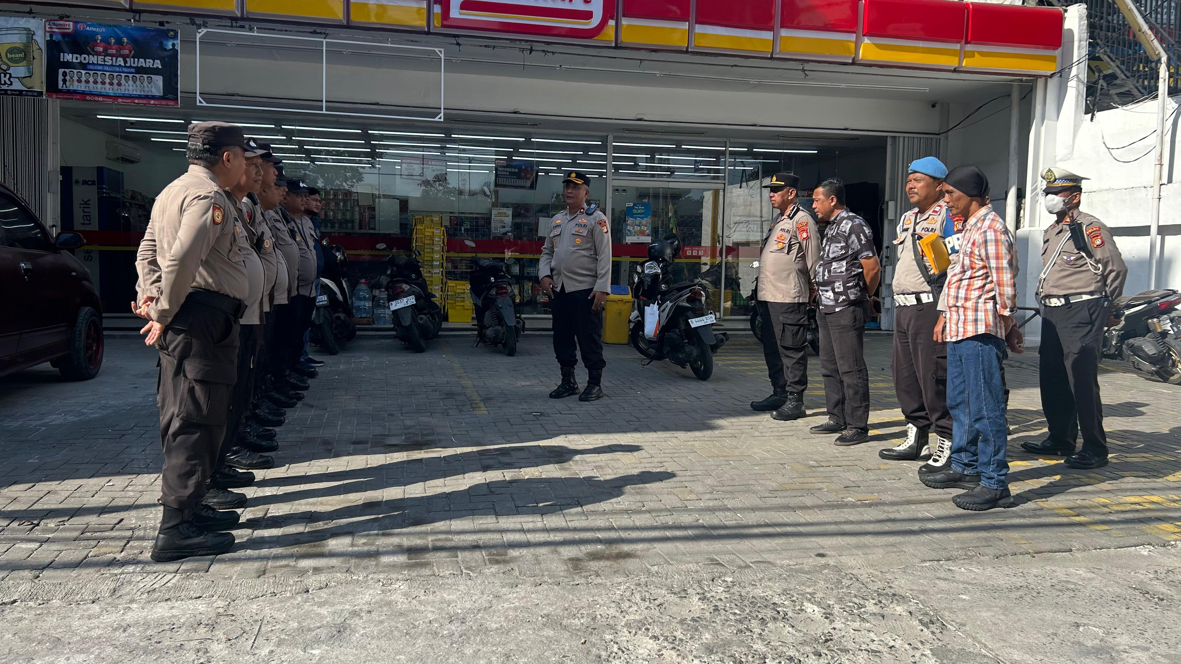 Polsek Koja Gelar Apel Pengamanan Keberangkatan Buruh FBTPI