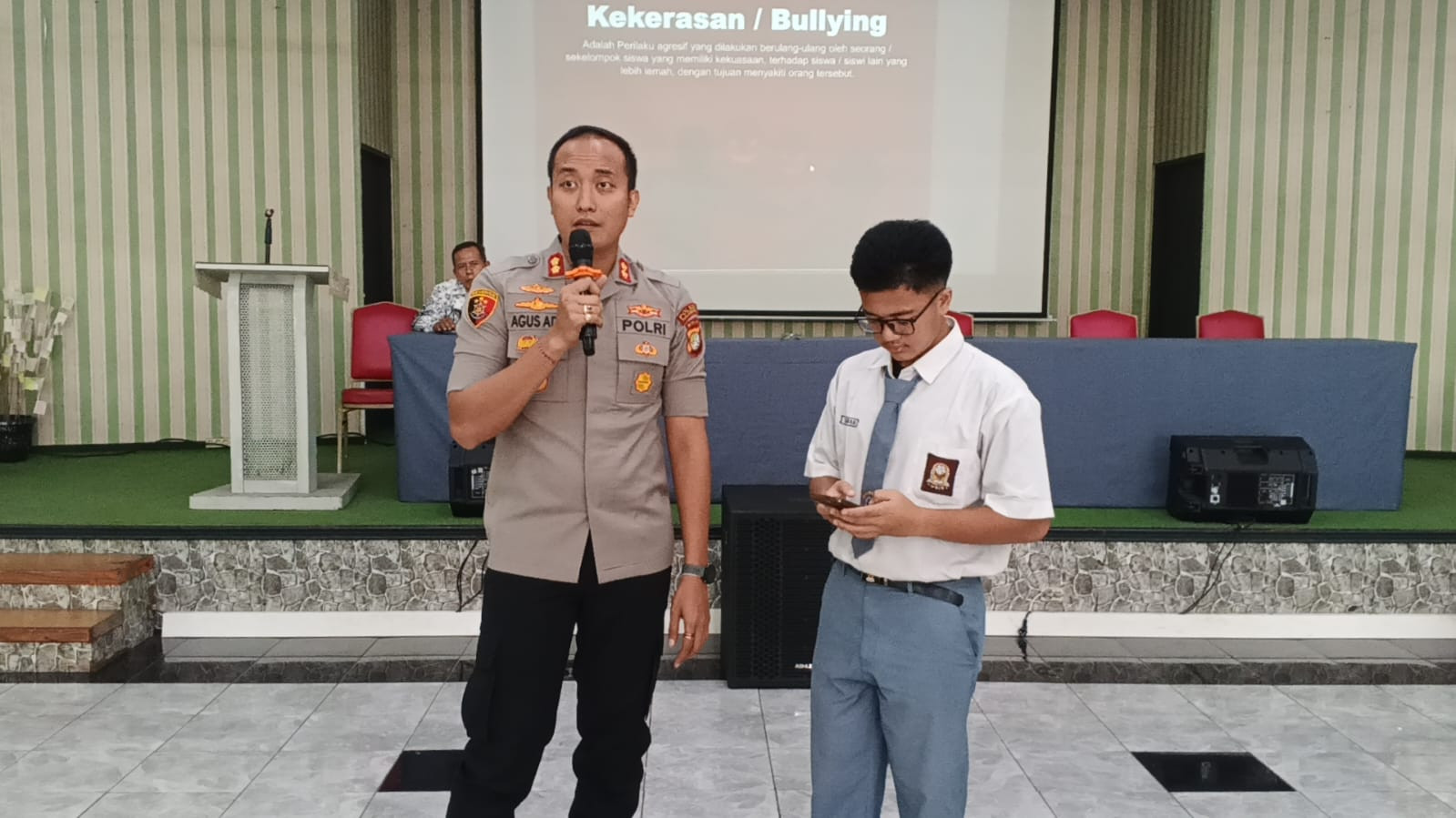 Polsek Metro Penjaringan Gelar Program Jaga Jakarta di SMKN 56 Pluit: Edukasi Hukum Bullying dan Tawuran