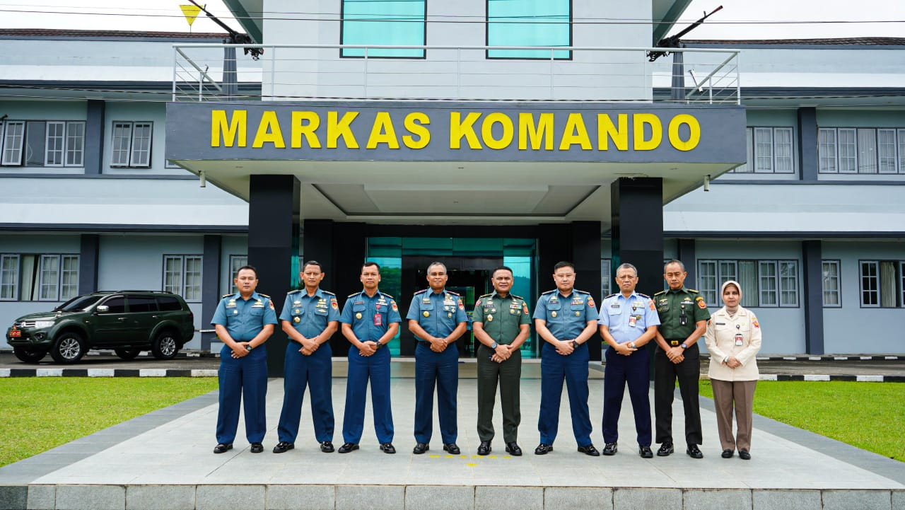 Kodaeral IX Terima Kunjungan Kapusjarah TNI Dalam Rangka Pengumpulan Data Dukung Pembuatan Sejarah TNI