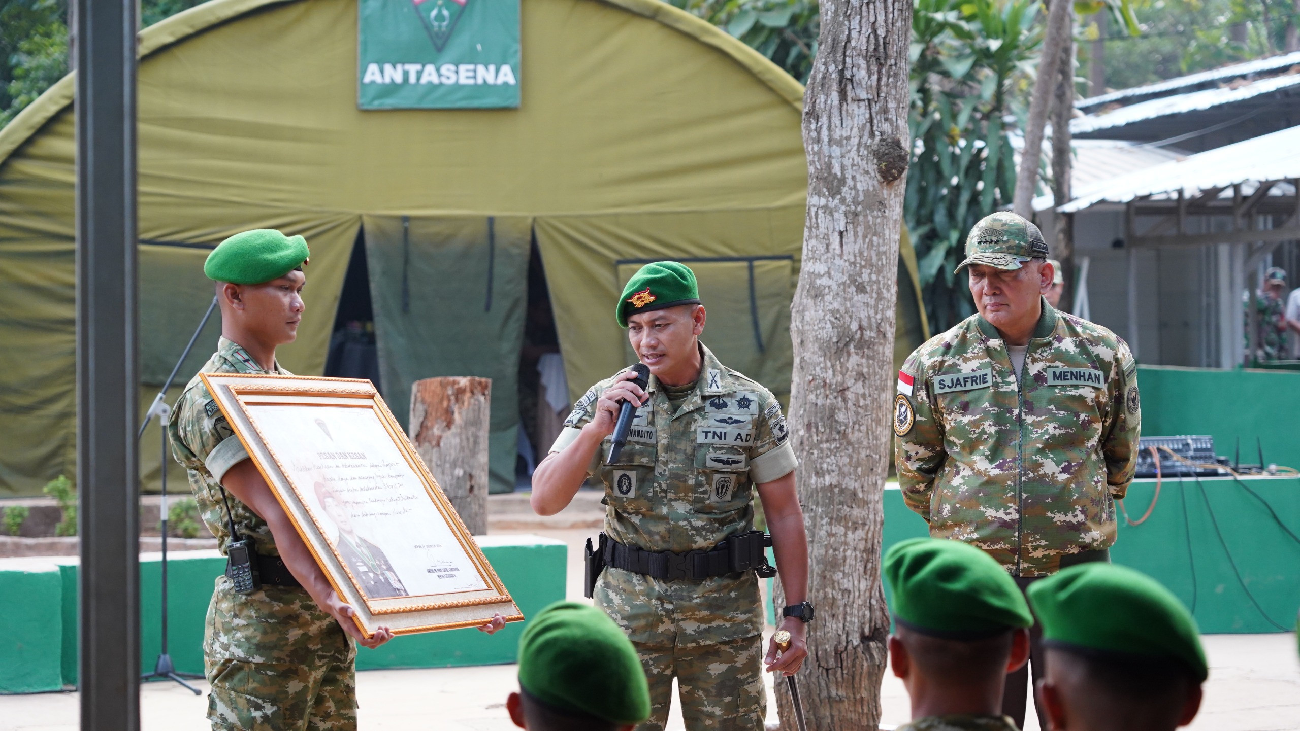 Pangdam Jaya Dampingi Kunjungan Menhan RI ke Yonif TP 899/BATA Satya Gardapati