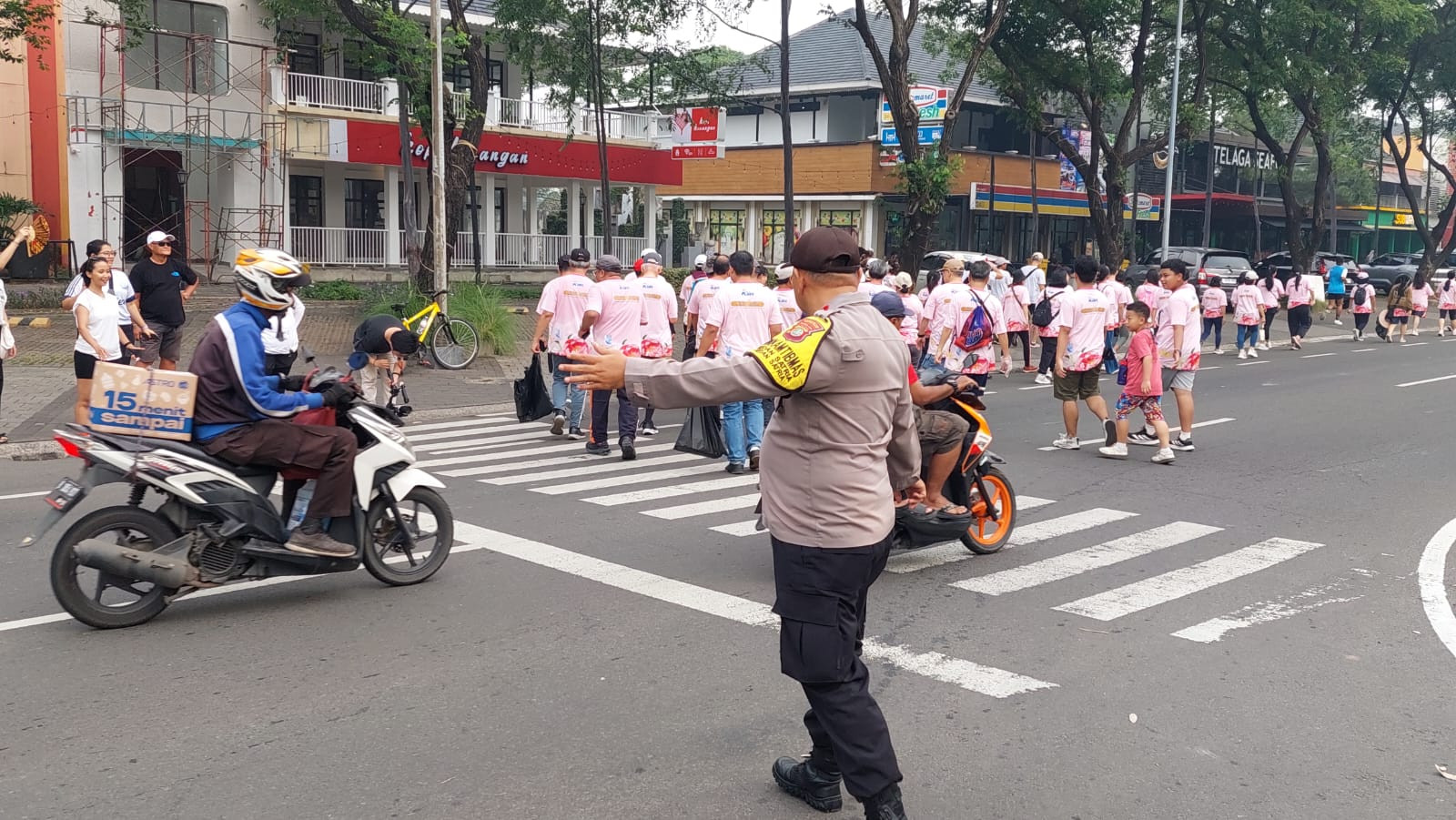 Rayakan HUT Ke-11 Paroki Harapan Indah, 500 Peserta Jalan Sehat Dikawal Ketat Polsek Medan Satria