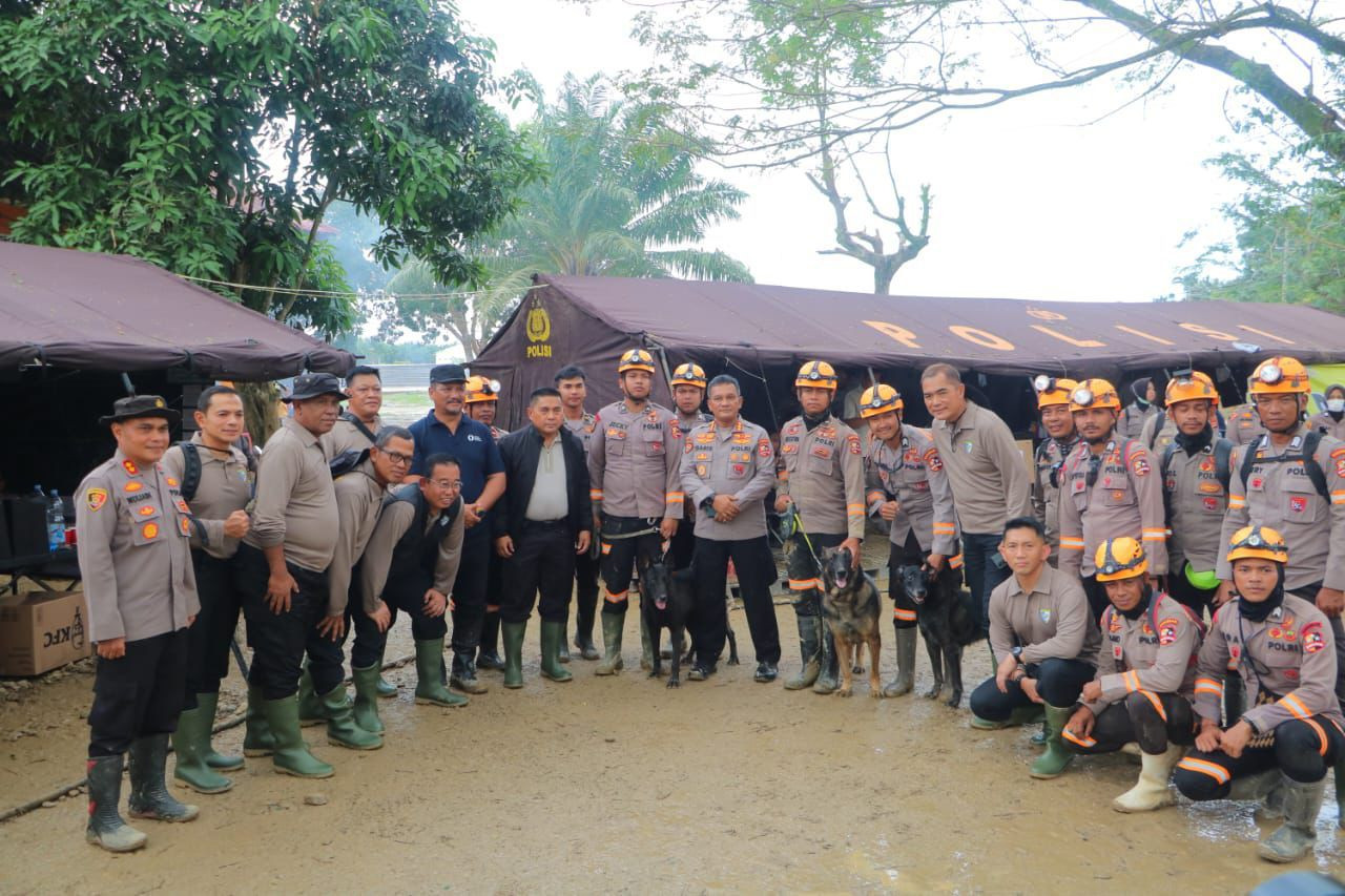 Kabaharkam Polri Tinjau Posko Bencana di Aceh Tamiang, Pastikan Kelancaran Distribusi Bantuan Logistik