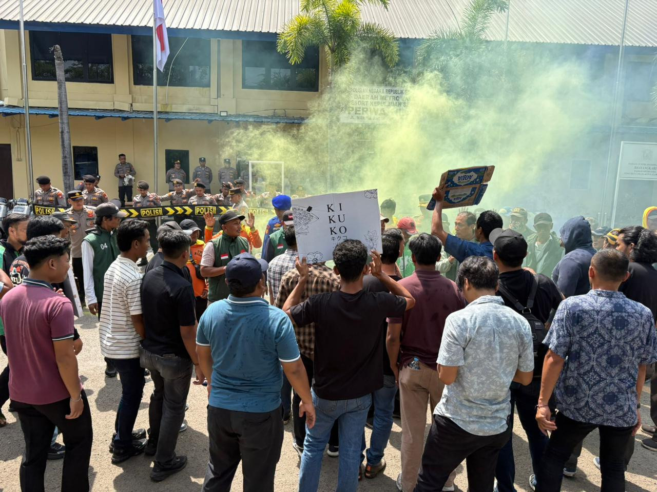 Polres Kepulauan Seribu Gelar Simulasi Sispam Mako dan Sispamkota, Kapolres Tekankan Kesiapsiagaan Personel