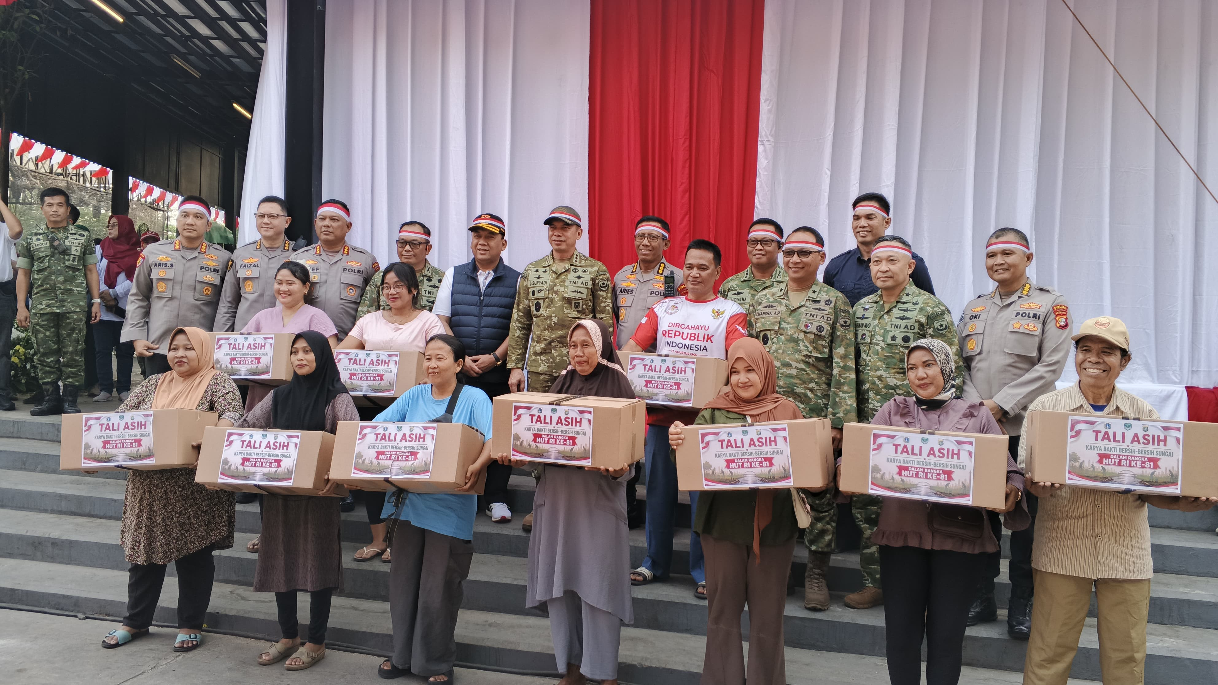 Jelang HUT RI ke-81, Kapolda Metro Jaya dan Pangdam Jaya Pimpin Aksi Bersih Sungai Kalijodo