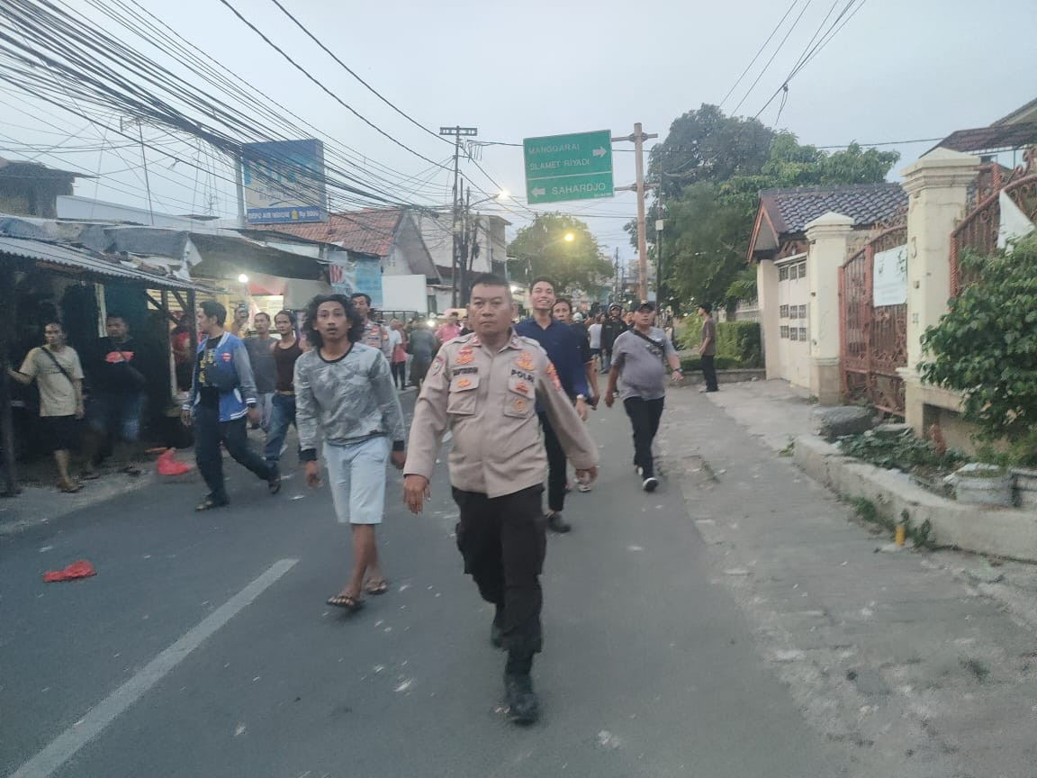 Polsek Tebet Bubarkan Tawuran Antarwarga, Pelaku Diduga Bawa Sajam