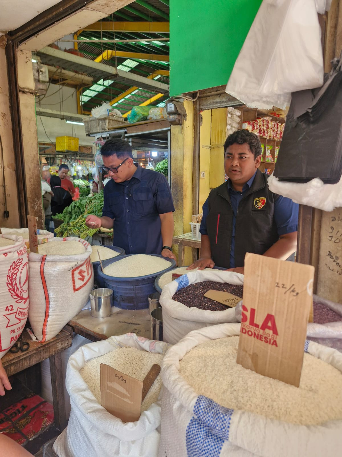 Polres Metro Jakarta Timur Lakukan Pengecekan Beras untuk Jaga Stok dan Stabilitas Harga