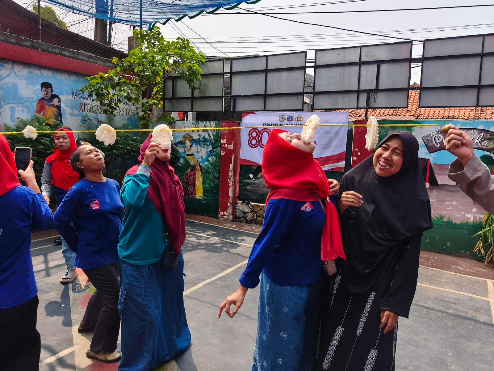 Meriahkan HUT Bhayangkara Ke-80, Polsek Cilincing Gelar Lomba Bersama Warga