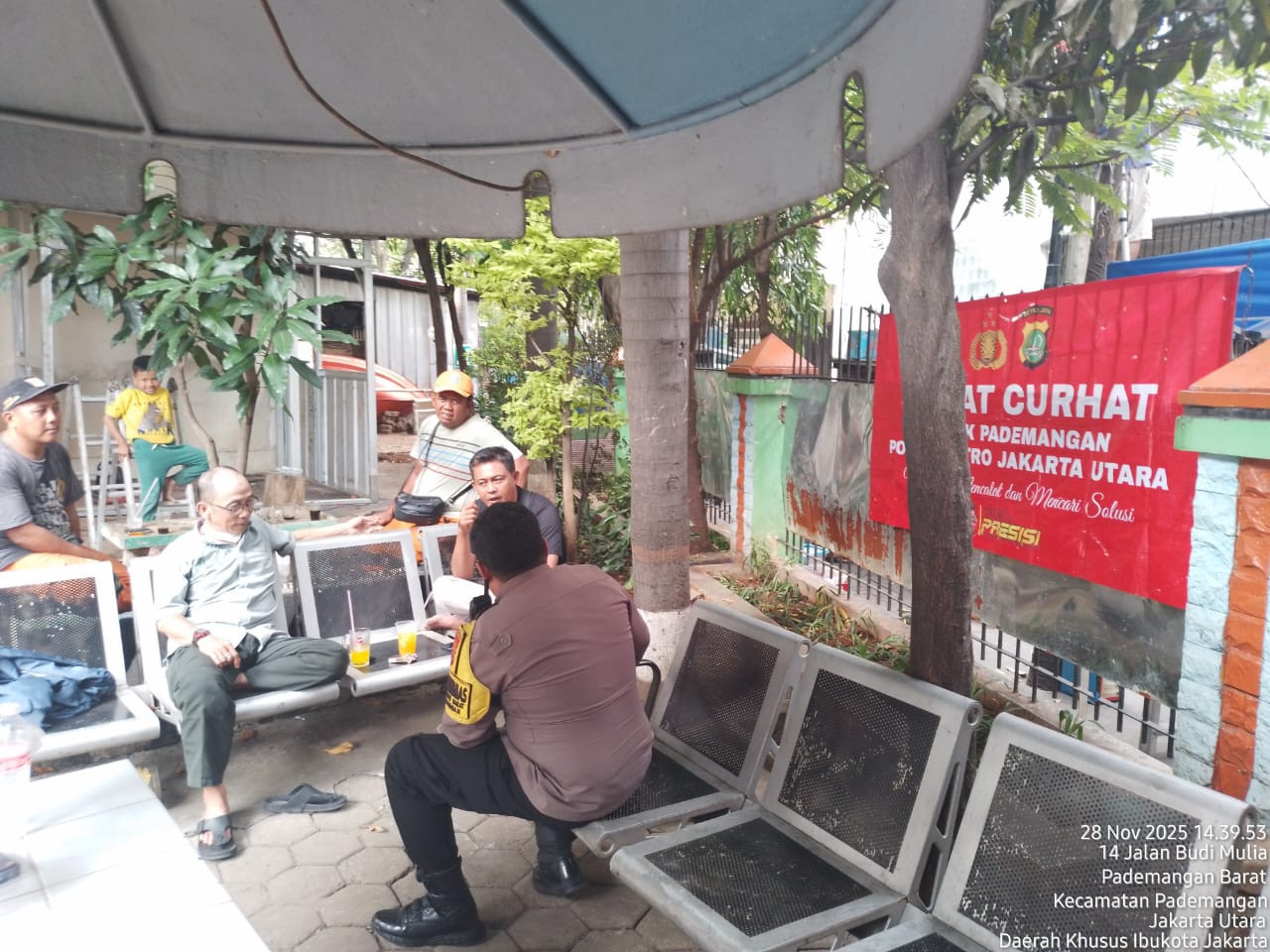 Jumat Curhat, Polsek Pademangan Dengarkan Aspirasi Warga Pademangan Barat