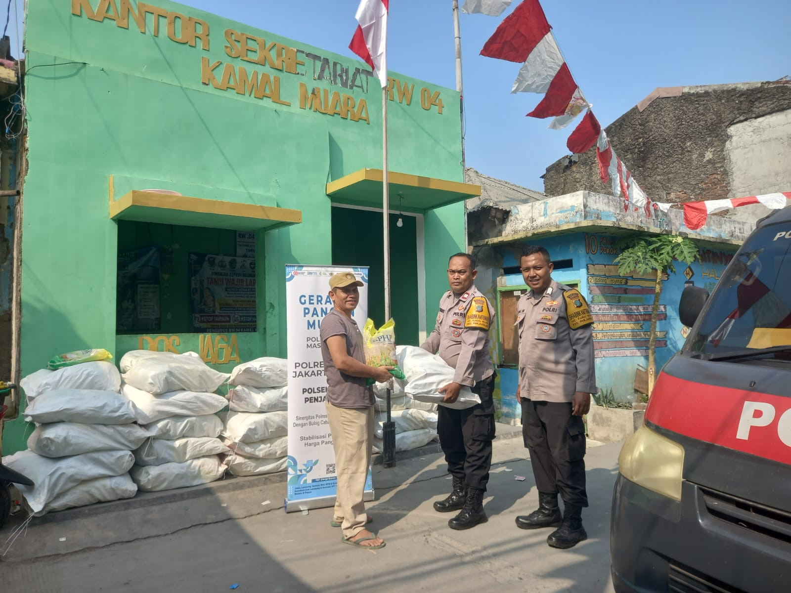 Polsek Penjaringan dan Bulog Gelar Gerakan Pangan Murah, 248 Pack Beras SPHP Ludes Terjual