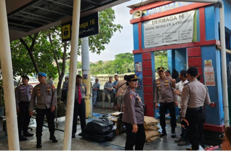 Polres Kepulauan Seribu Gelar Strong Point di Dermaga Marina Ancol, Utamakan Keselamatan Penumpang