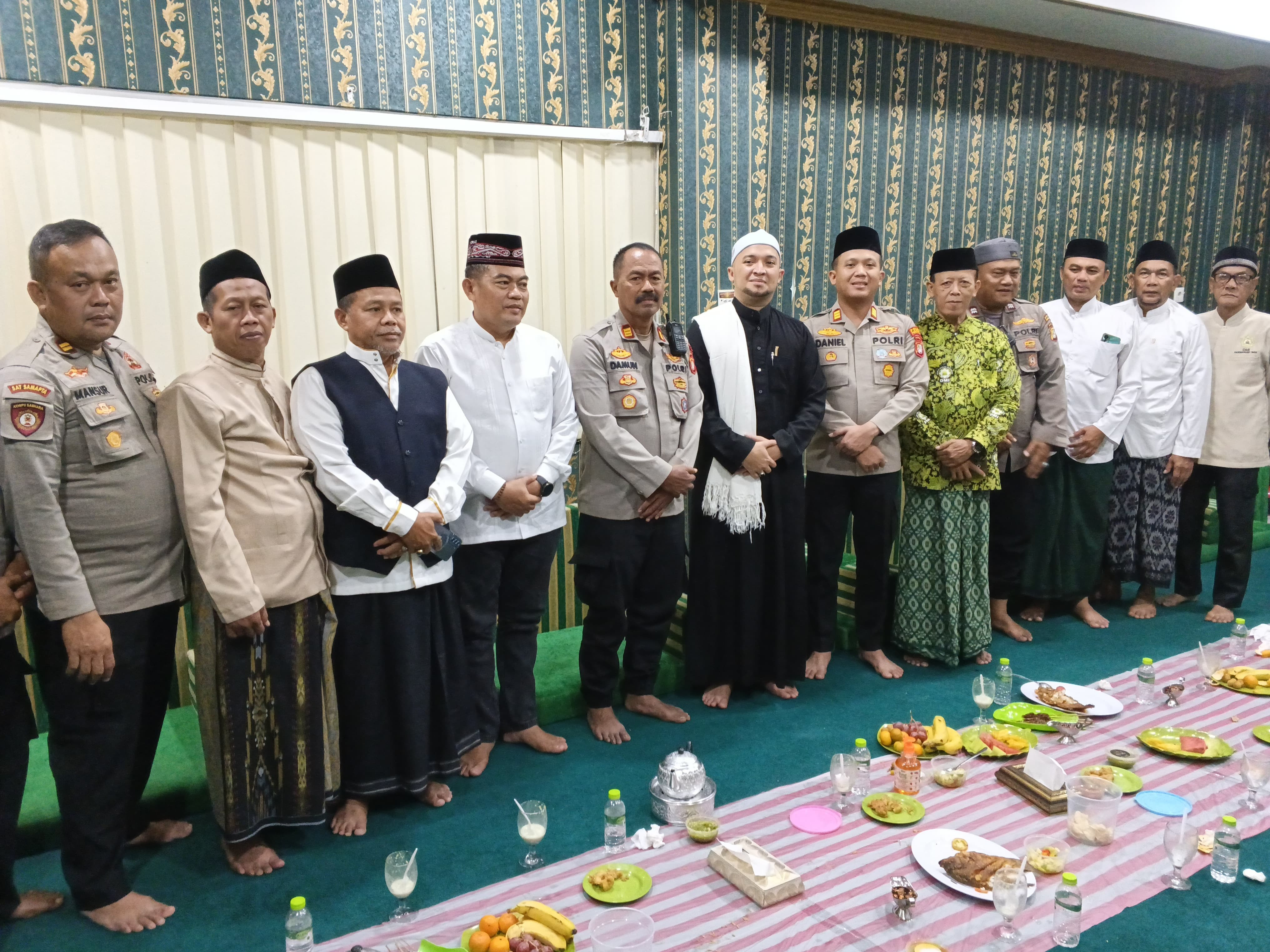 Kapolsek Pademangan Jalin Silaturahmi dengan Tokoh Agama di Masjid Kramat Kampung Bandan