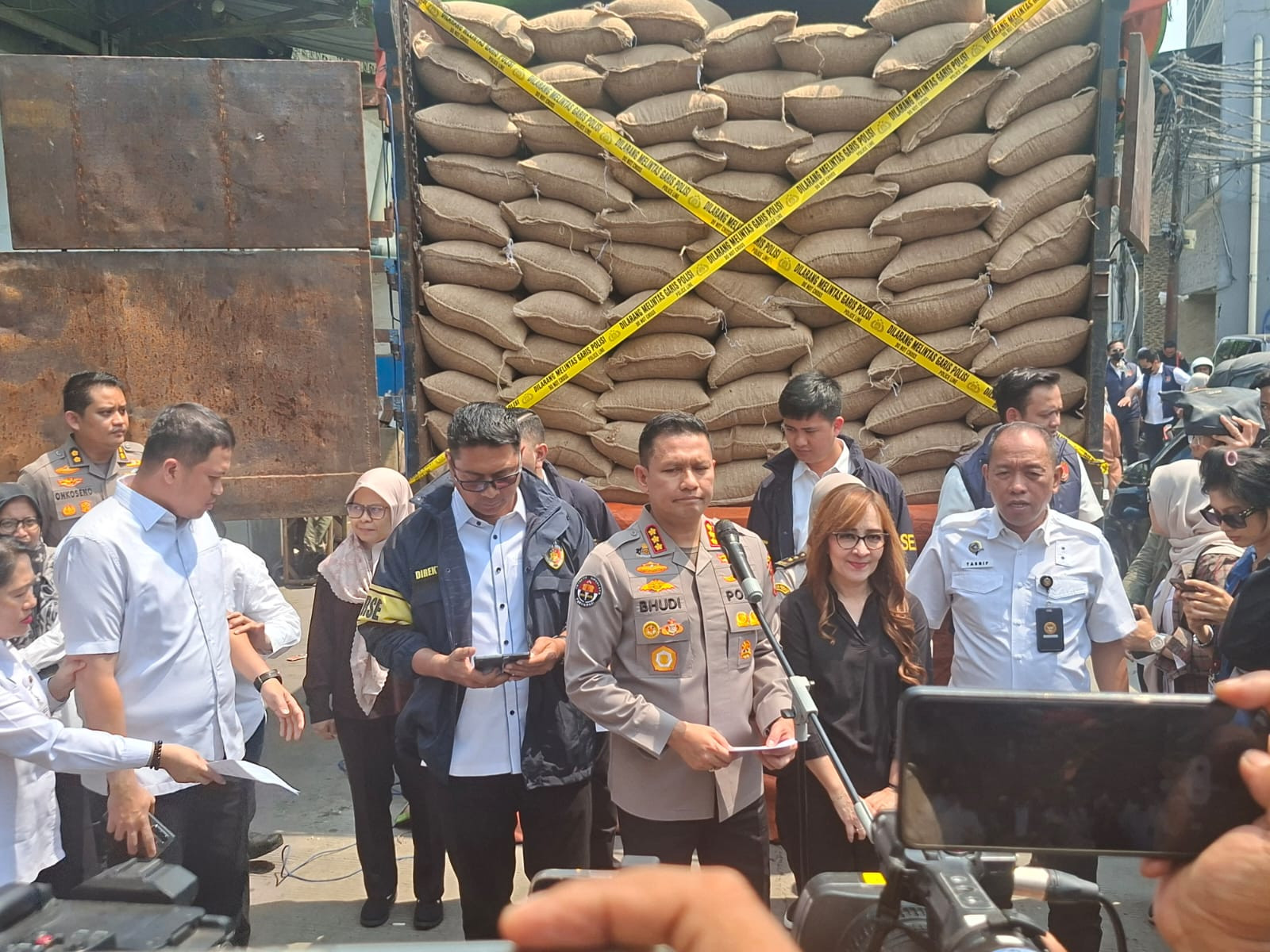 Polda Metro Jaya Ungkap Dugaan Impor Ilegal Puluhan Ton Kacang Tanah di Jakarta Utara