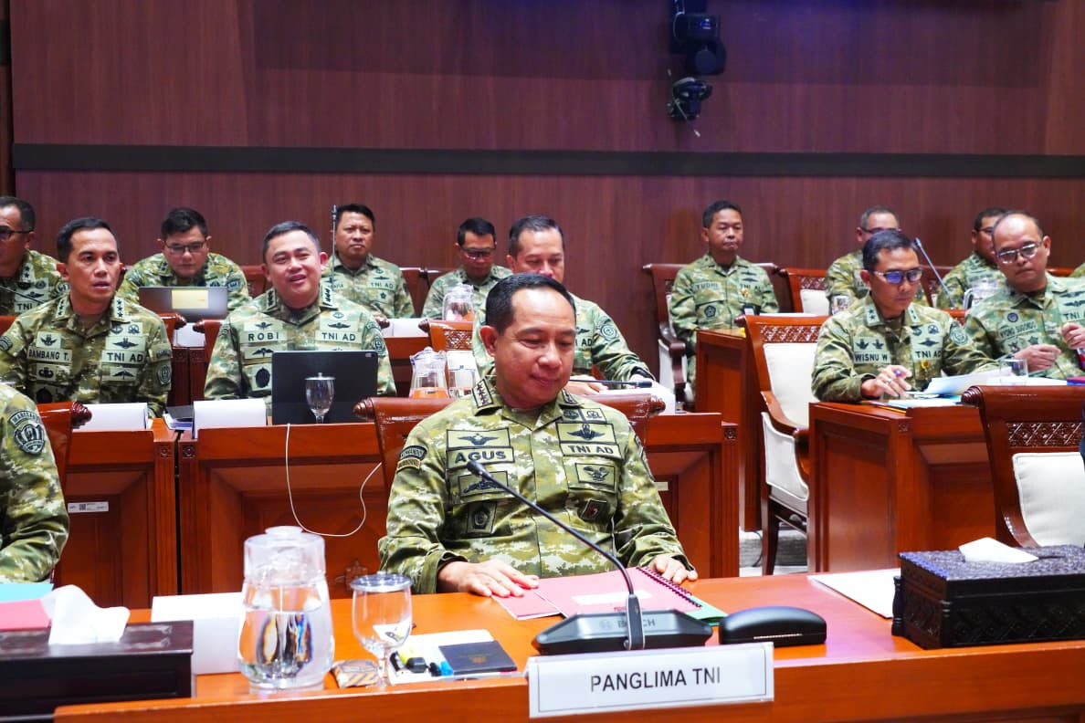Panglima TNI Bersama Wamenhan RI Hadiri Raker Bersama Komisi I DPR RI