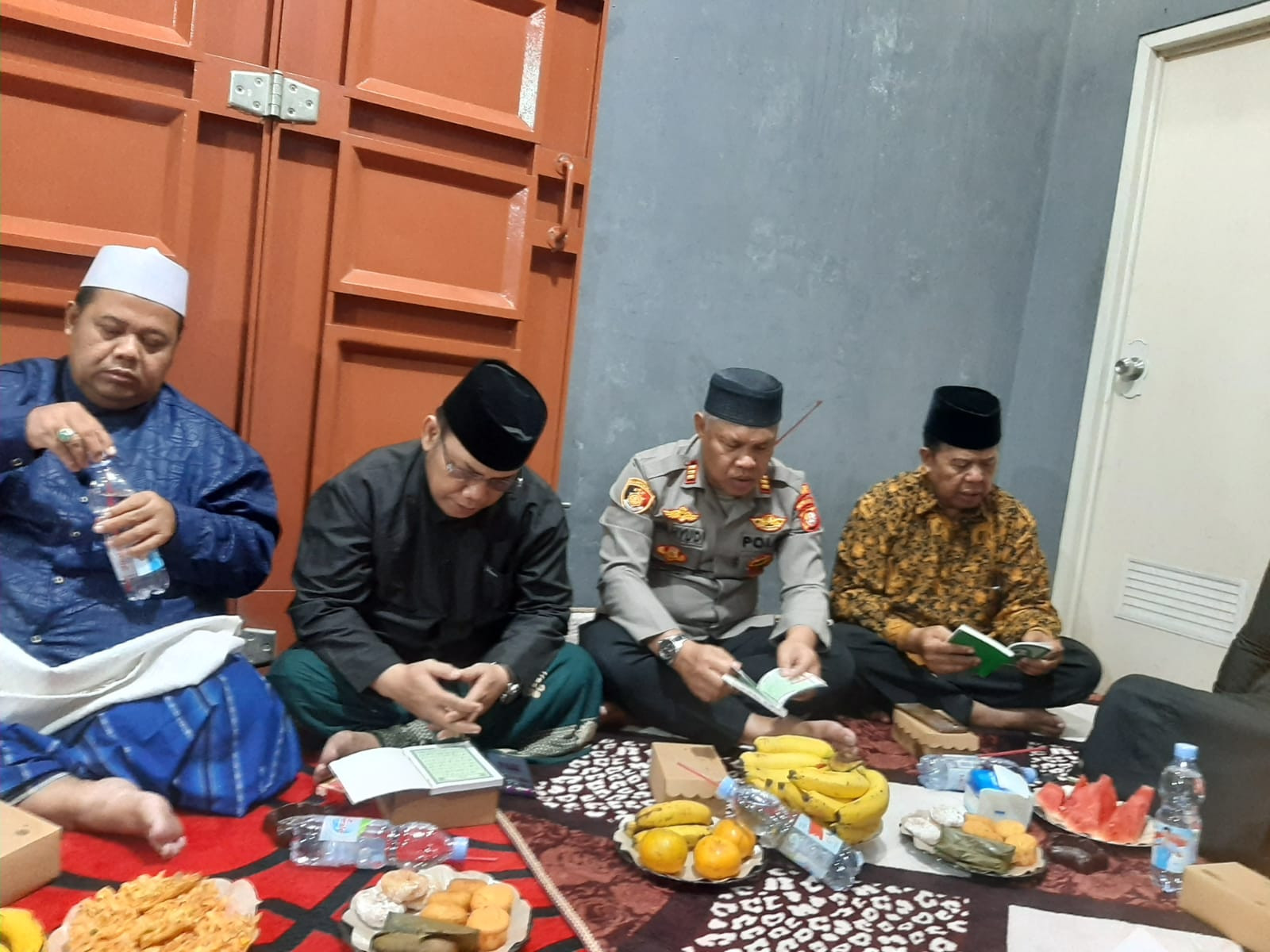 Kapolsek Bekasi Barat Hadiri Pengajian Ratiban dan Walimatus Saffar, Sampaikan Pesan Kamtibmas Kondusif