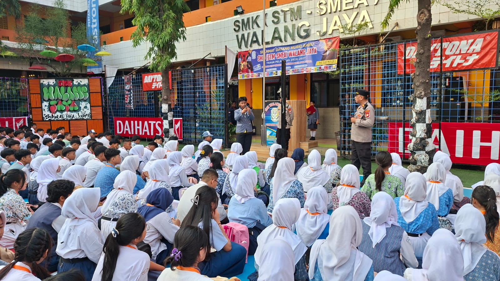 Polsek Koja Bekali Siswa Baru di SMK Walang Jaya tentang Bahaya Tawuran, Bullying, dan Narkoba saat MPLS
